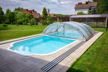 Инвестиция в комфорт и красоту: почему композитный бассейн от «Акваполис - Белорусская Строительная Бассейновая Компания» лучше покупать и устанавливать осенью